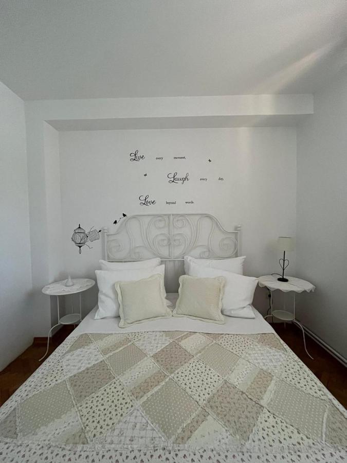 Apartment With Swimming Pool Елса Экстерьер фото