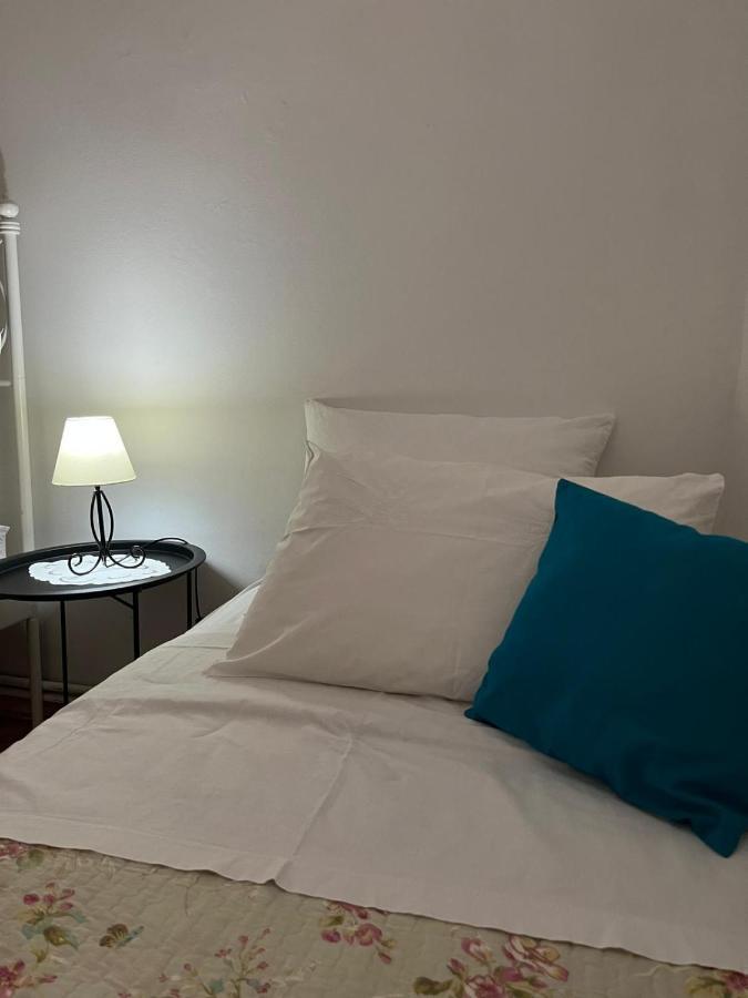 Apartment With Swimming Pool Елса Экстерьер фото